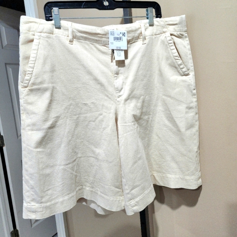 NWT American Eagle Outfitters's 11" Stretch High-Waisted Trouser Shorts Size 16